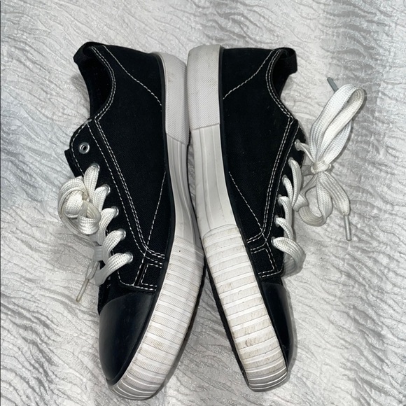 Levi's  Sneakers women size 7 - Picture 6 of 6